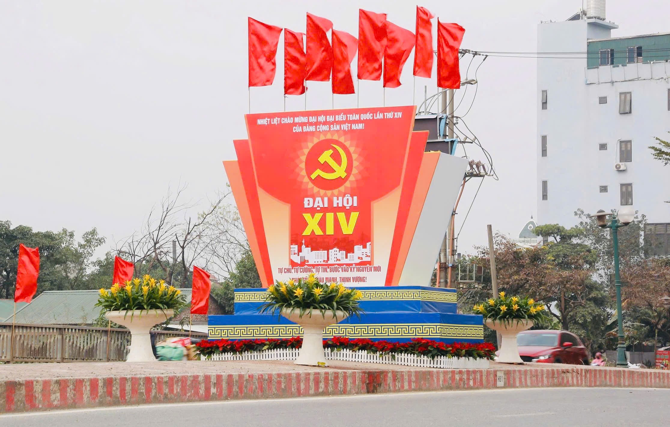  Không khí rực rỡ, trang trọng trên khắp phố phường chính là biểu hiện sinh động của niềm tin, sự đồng thuận và kỳ vọng của nhân dân cả nước hướng về Đại hội, hướng về tương lai phát triển bền vững, phồn vinh và hạnh phúc của Việt Nam.