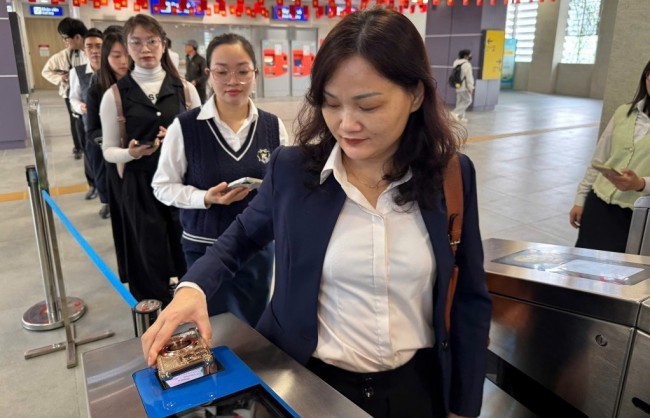 Metro Nhổn – Ga Hà Nội chuyển sang cổng soát vé sinh trắc học