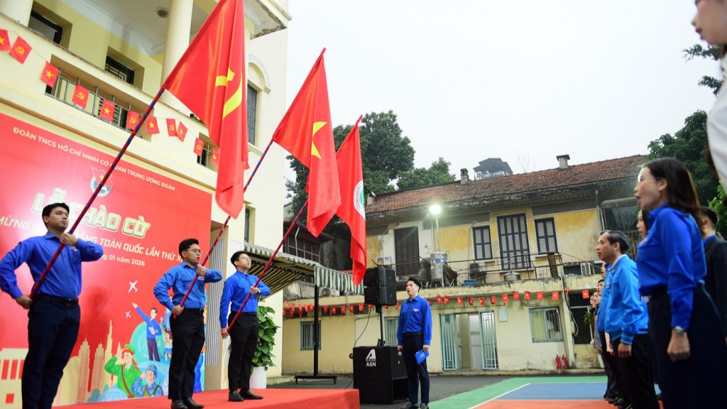 Lễ chào cờ tại trụ sở Trung ương Đoàn 