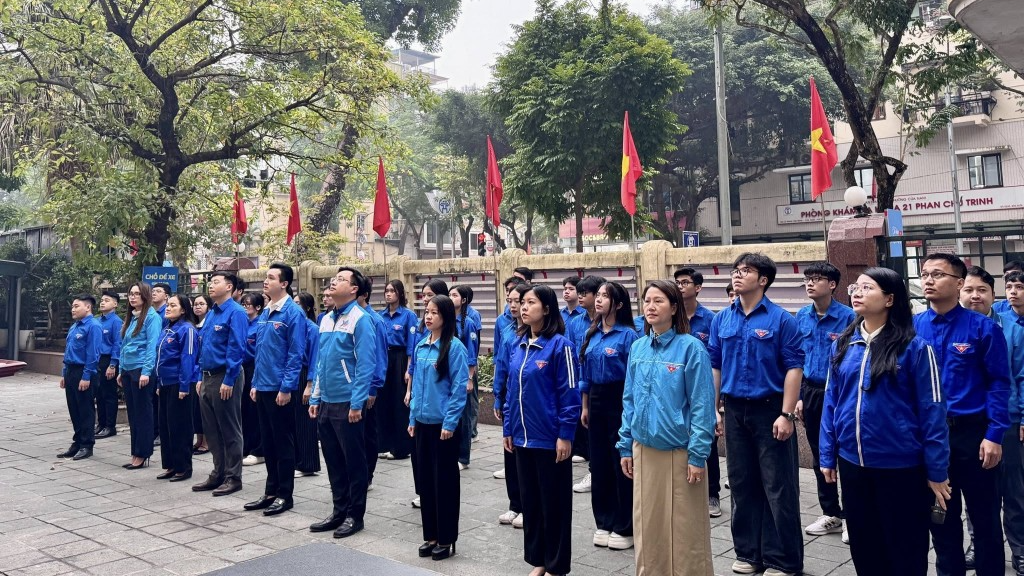 Lễ chào cờ tại trụ sở Thành đoàn Hà Nội