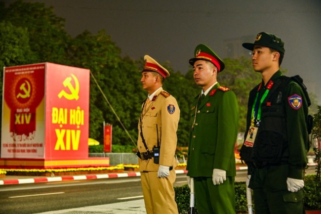Giữ vững bình yên Thủ đô trong ngày làm việc đầu tiên của Đại hội XIV