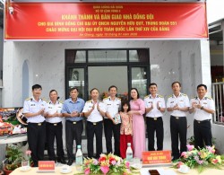 Bộ Tư lệnh Vùng 5 Hải quân bàn giao nhà đồng đội