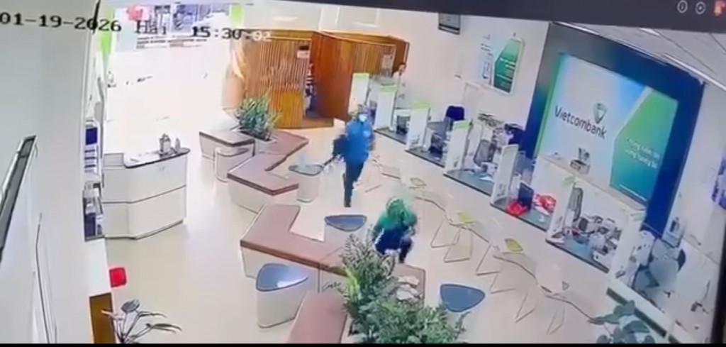 Gia Lai: Khẩn trương truy bắt 2 nghi can cướp ngân hàng