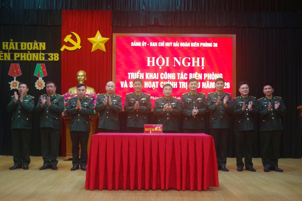 Các cơ quan, đơn vị ký kết giao ước thi đua năm 2026