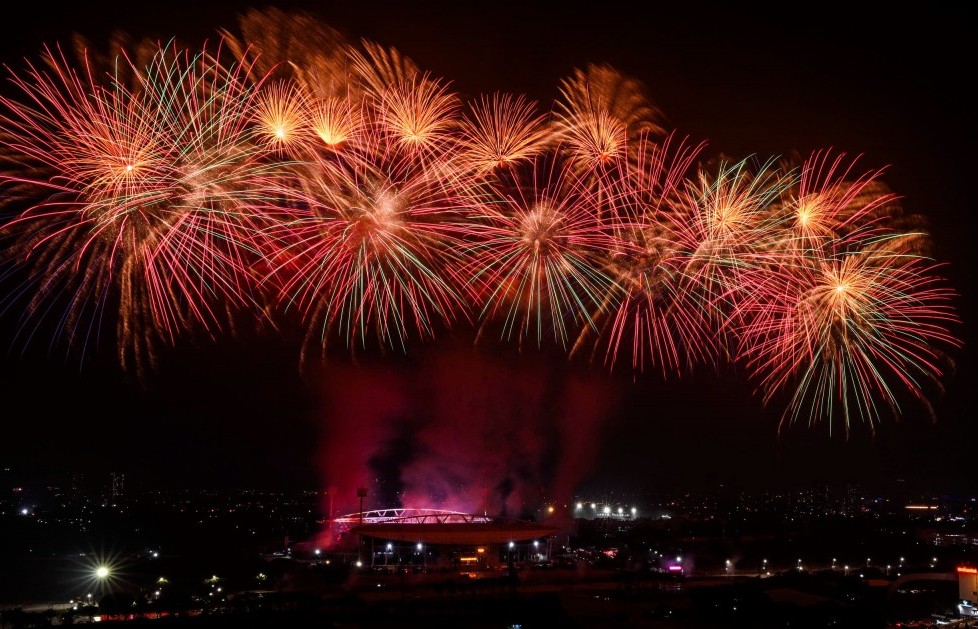 Người dân choáng ngợp trước màn sơ duyệt pháo hoa nghệ thuật tại Mỹ Đình