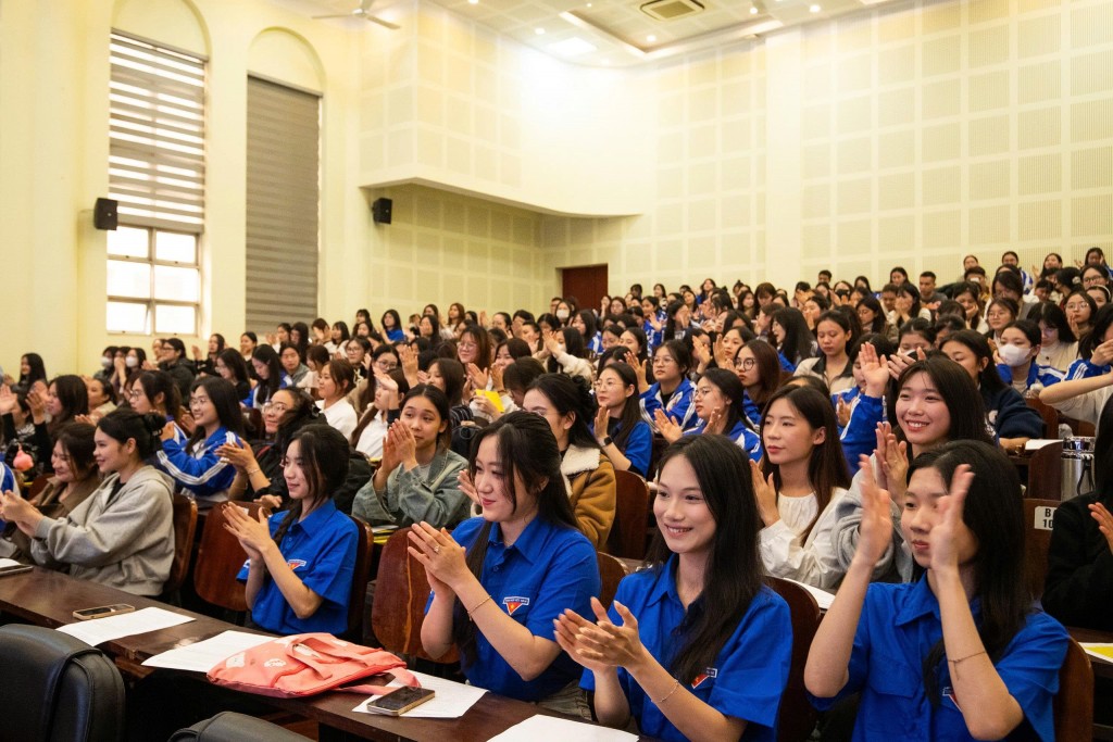 Sinh viên trước ngưỡng cửa tự lập: Dám quyết, dám sai để trưởng thành