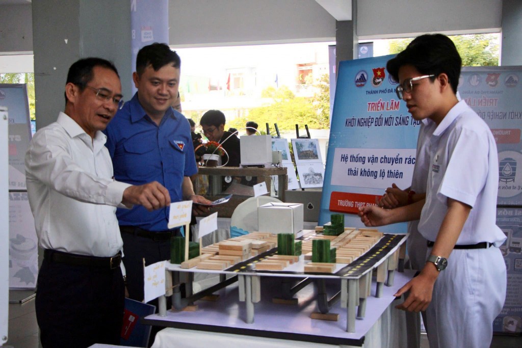 Thành đoàn Đà Nẵng thường xuyên tổ chức “Festival khởi nghiệp đổi mới sáng tạo” như một sân chơi thường niên để lan tỏa tinh thần khởi nghiệp, đổi mới sáng tạo cho đoàn viên, thanh niên (Ảnh: Đ.Minh)