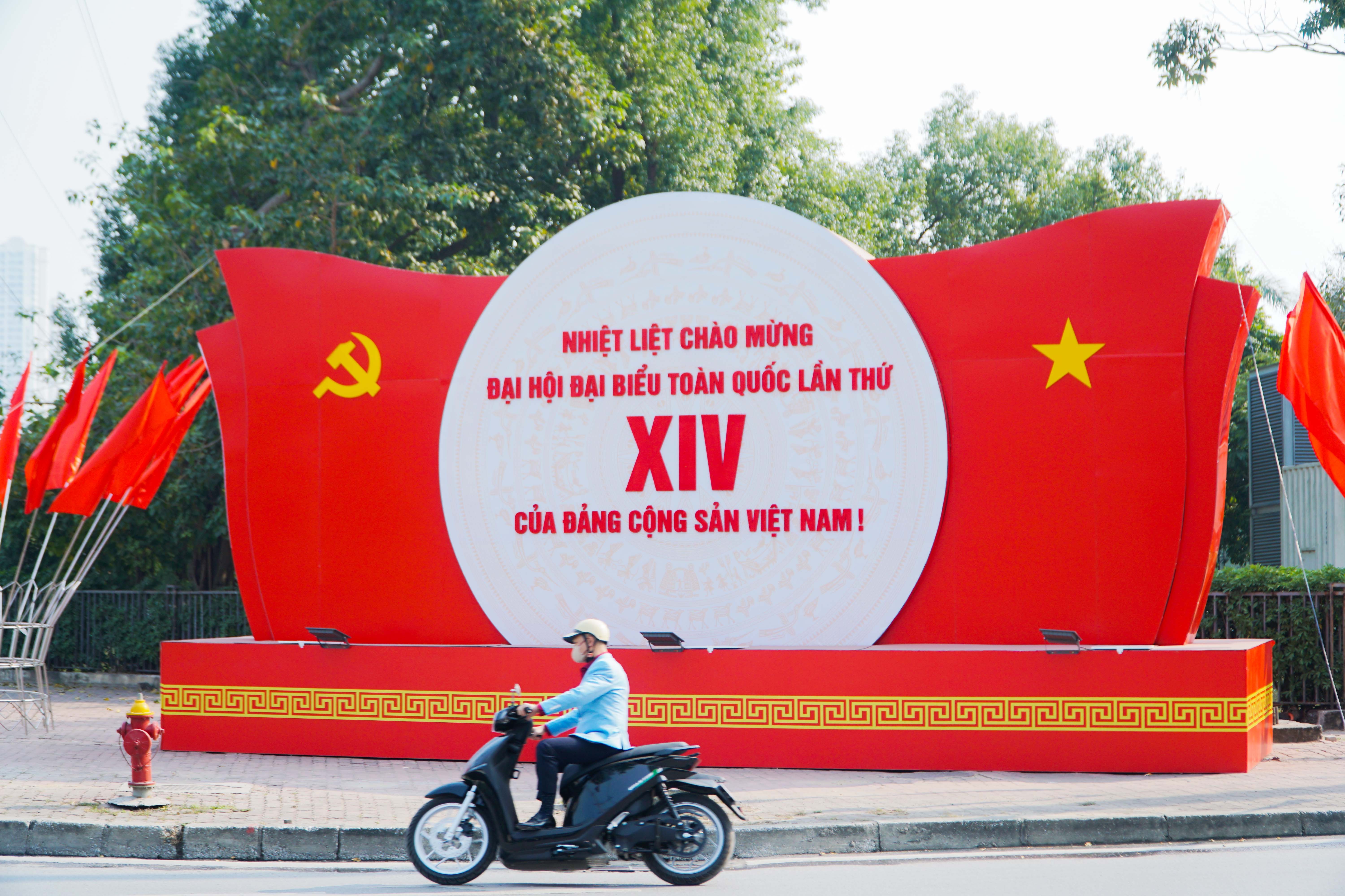 Sắc đỏ Đại hội XIV rực rỡ tại các điểm di tích ở Hà Nội