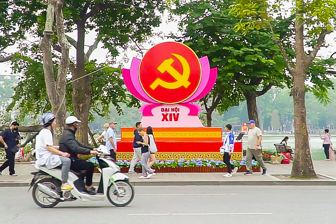 Sắc đỏ Đại hội XIV rực rỡ tại các điểm di tích ở Hà Nội