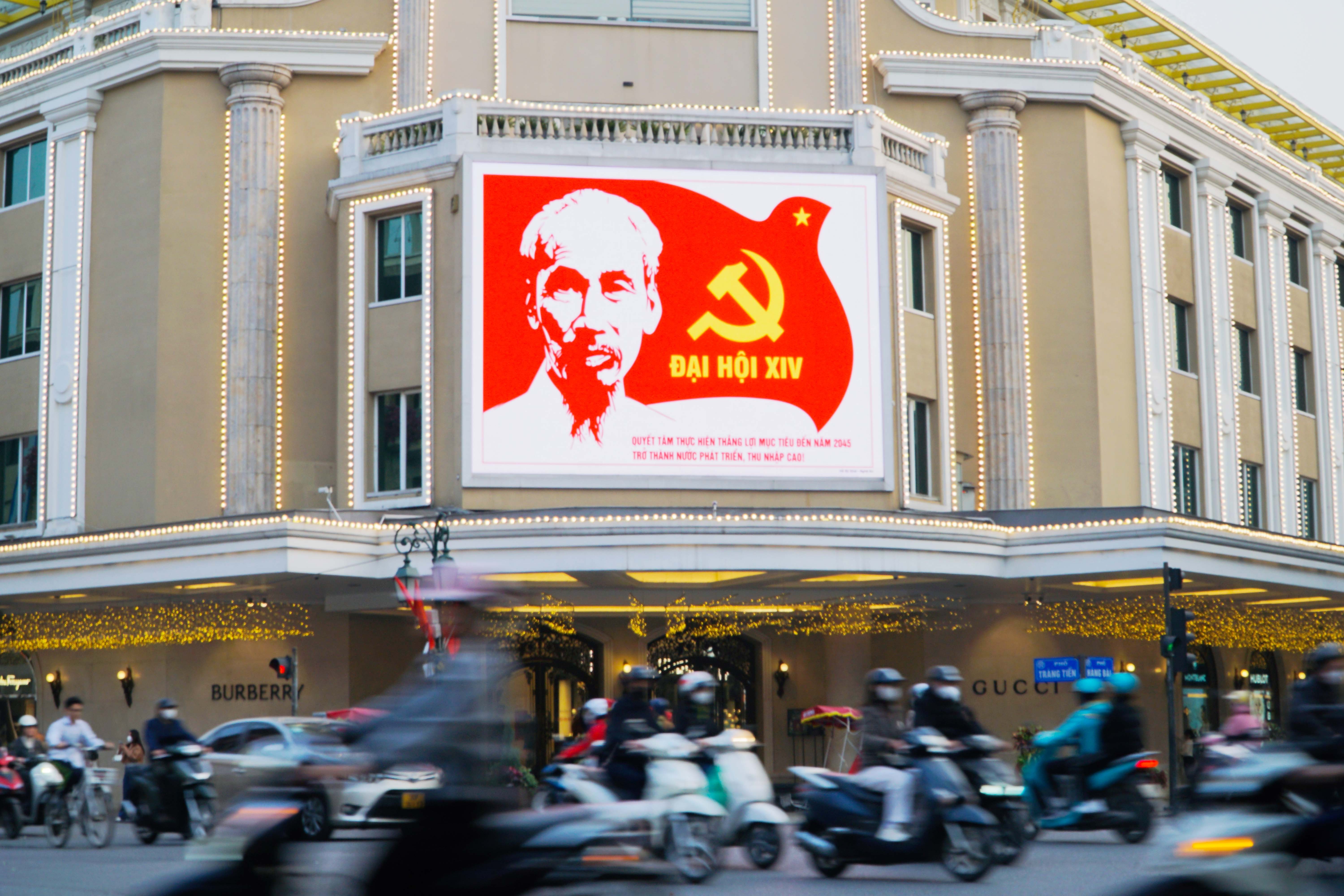 Sắc đỏ Đại hội XIV rực rỡ tại các điểm di tích ở Hà Nội