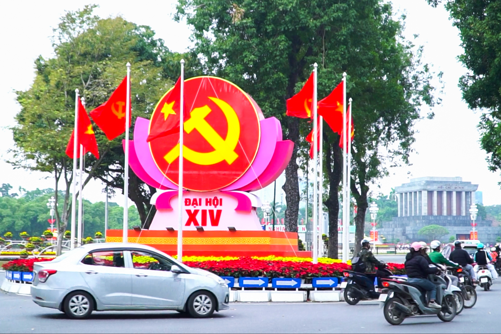 Sắc đỏ Đại hội XIV rực rỡ tại các điểm di tích ở Hà Nội