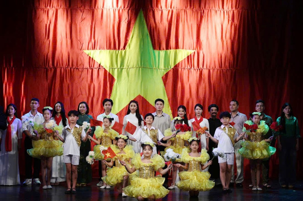 Xây dựng và phát triển văn hóa thực sự thành nền tảng, nguồn lực nội sinh, sức mạnh mềm, động lực phát triển đất nước nhanh, bền vững trong kỷ nguyên mới