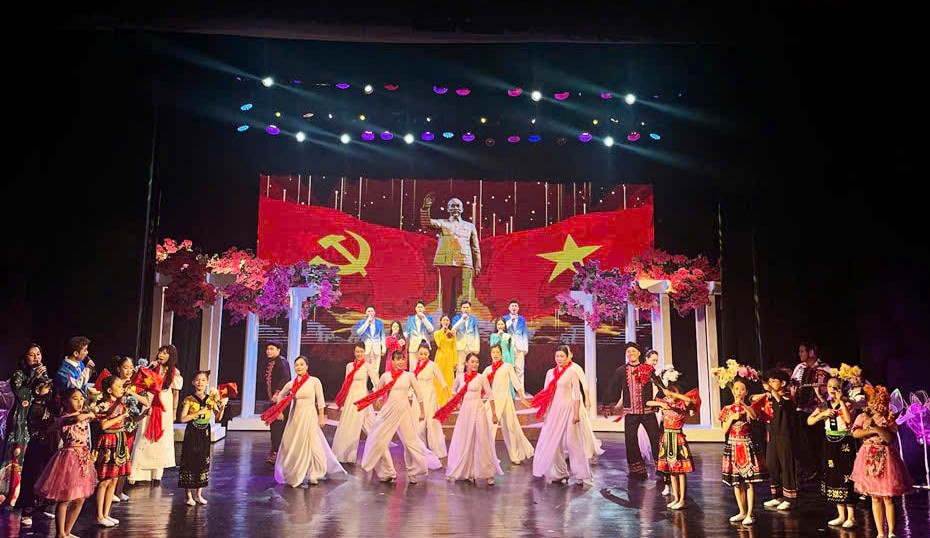 Nghệ thuật lan tỏa niềm tin chào mừng Đại hội XIV của Đảng