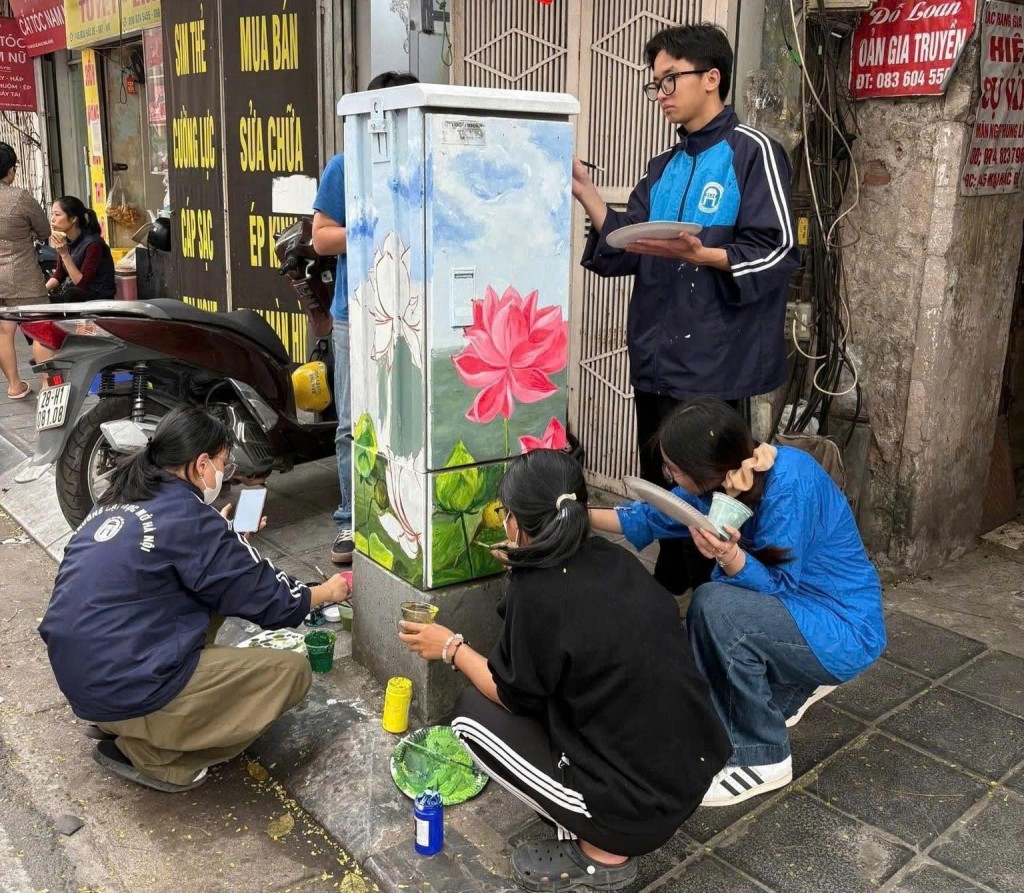 Đoàn viên, thanh niên xã Phúc Thịnh phối hợp cùng các xã Thư Lâm, Đông Anh, Thiên Lộc, Vĩnh Thanh trao quà Tết cho các hoàn cảnh khó khăn, lan tỏa tinh thần trách nhiệm cộng đồng chào mừng Đại hội XIV của Đảng.