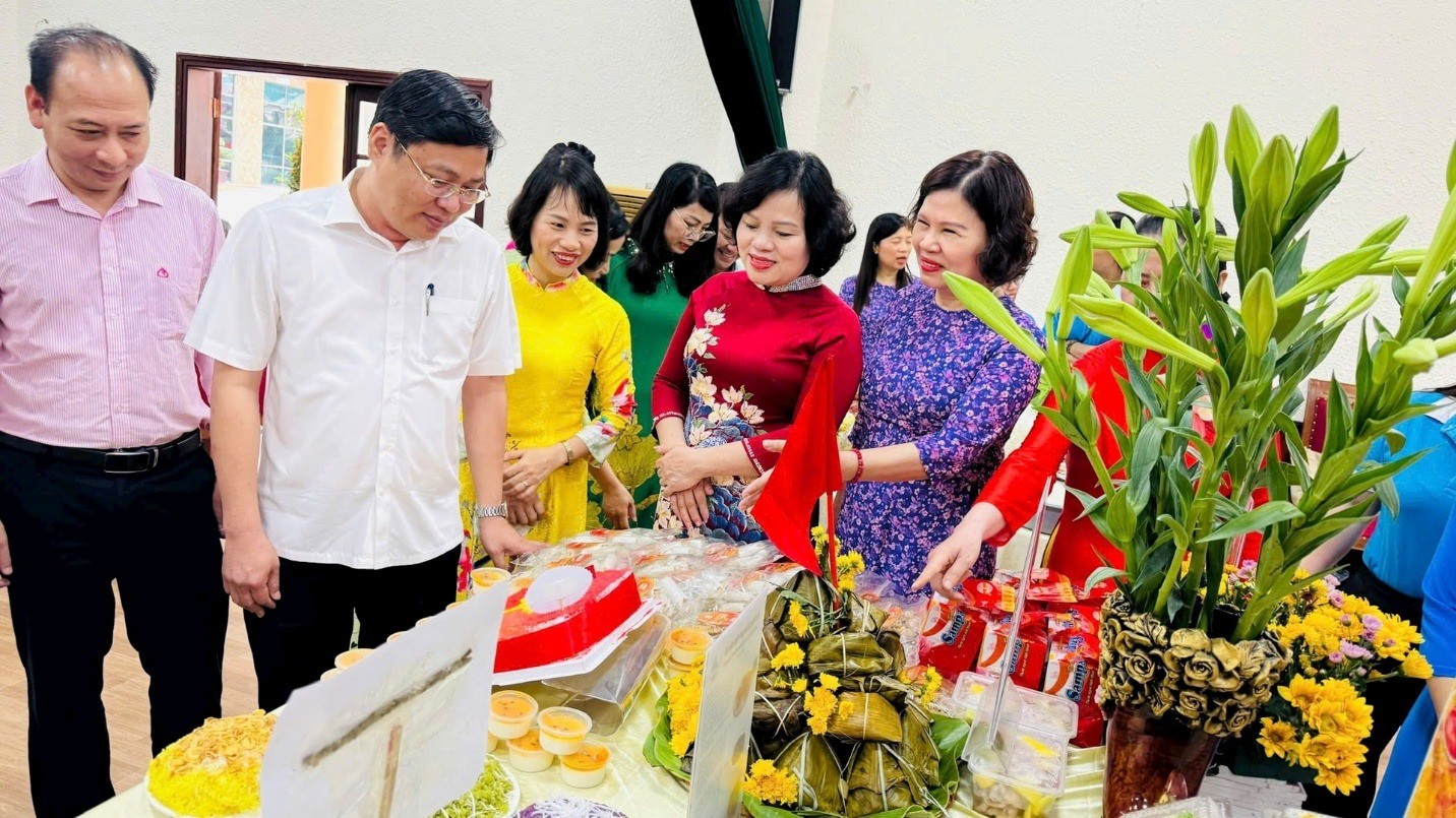 Xây dựng hệ sinh thái hỗ trợ phụ nữ khởi nghiệp Xây dựng hệ sinh thái hỗ trợ phụ nữ khởi nghiệp