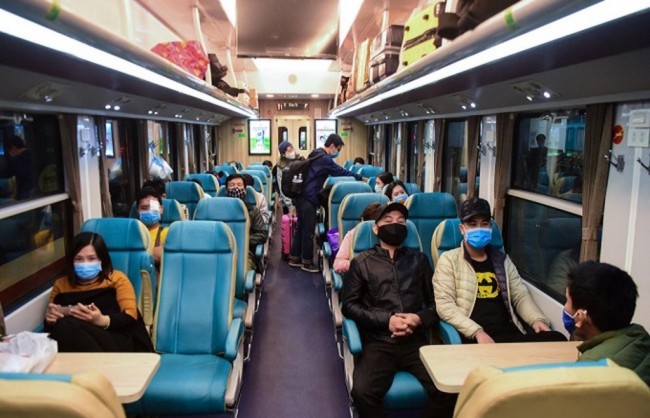 Đảm bảo quyền lợi của hành khách khi mua vé, đi tàu trong dịp Tết Bính Ngọ