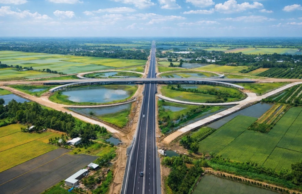 Cao tốc Cần Thơ - Cà Mau thông suốt mở trục phát triển cực Nam