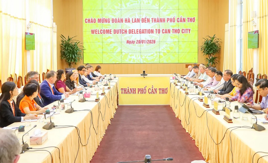 Buổi làm việc giữa lãnh đạo TP Cần Thơ với bà Raissa Anais Marteaux, Tổng Lãnh sự Hà Lan tại TP Hồ Chí Minh cùng đoàn công tác, trao đổi định hướng hợp tác thời gian tới.