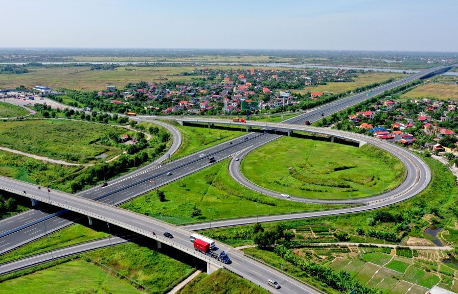 Khẩn trương rà soát, nâng cấp các tuyến đường bộ cao tốc đã đầu tư theo quy mô phân kỳ