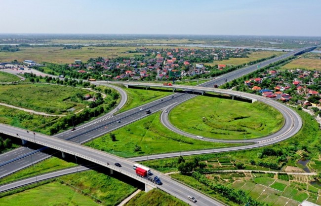 Khẩn trương rà soát, nâng cấp các tuyến đường bộ cao tốc đã đầu tư theo quy mô phân kỳ