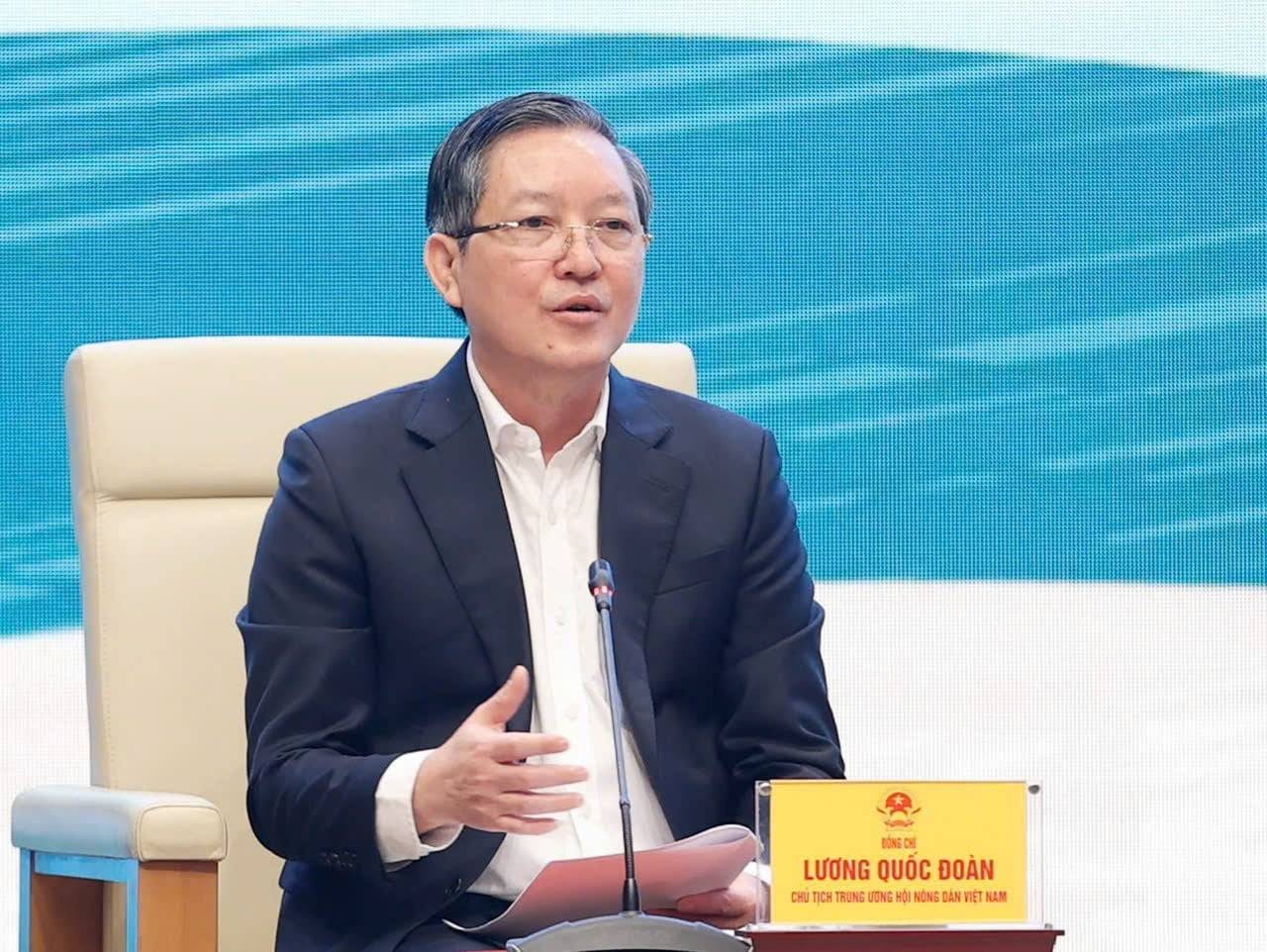 Đồng chí Lương Quốc Đoàn, Ủy viên Trung ương Đảng, Chủ tịch Ban Chấp hành Trung ương Hội Nông dân Việt Nam cho biết: Trong 5 năm gần đây, số hộ có thu nhập trên 1 tỷ đồng/năm tăng gấp 2 lần so với giai đoạn 5 năm trước. Nhiều nông dân có doanh thu hàng chục tỷ đồng, dần hình thành sắc thái lớp người nông dân chuyên nghiệp. Ảnh: DV