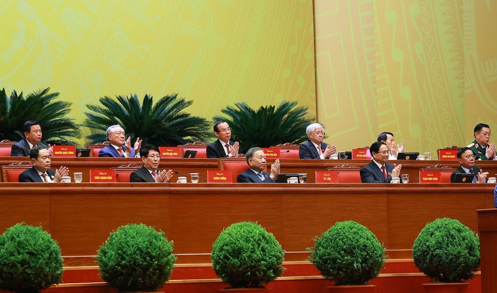 Đoàn Chủ tịch Đại hội tại phiên thảo luận