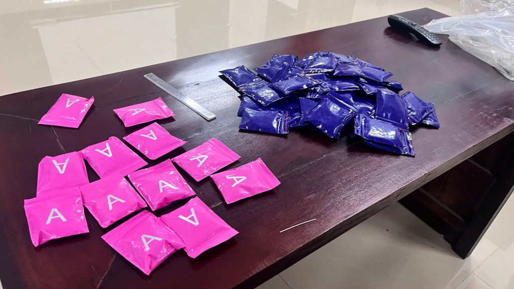 Bắt giữ đối tượng người Lào vận chuyển hơn 12.000 viên ma túy