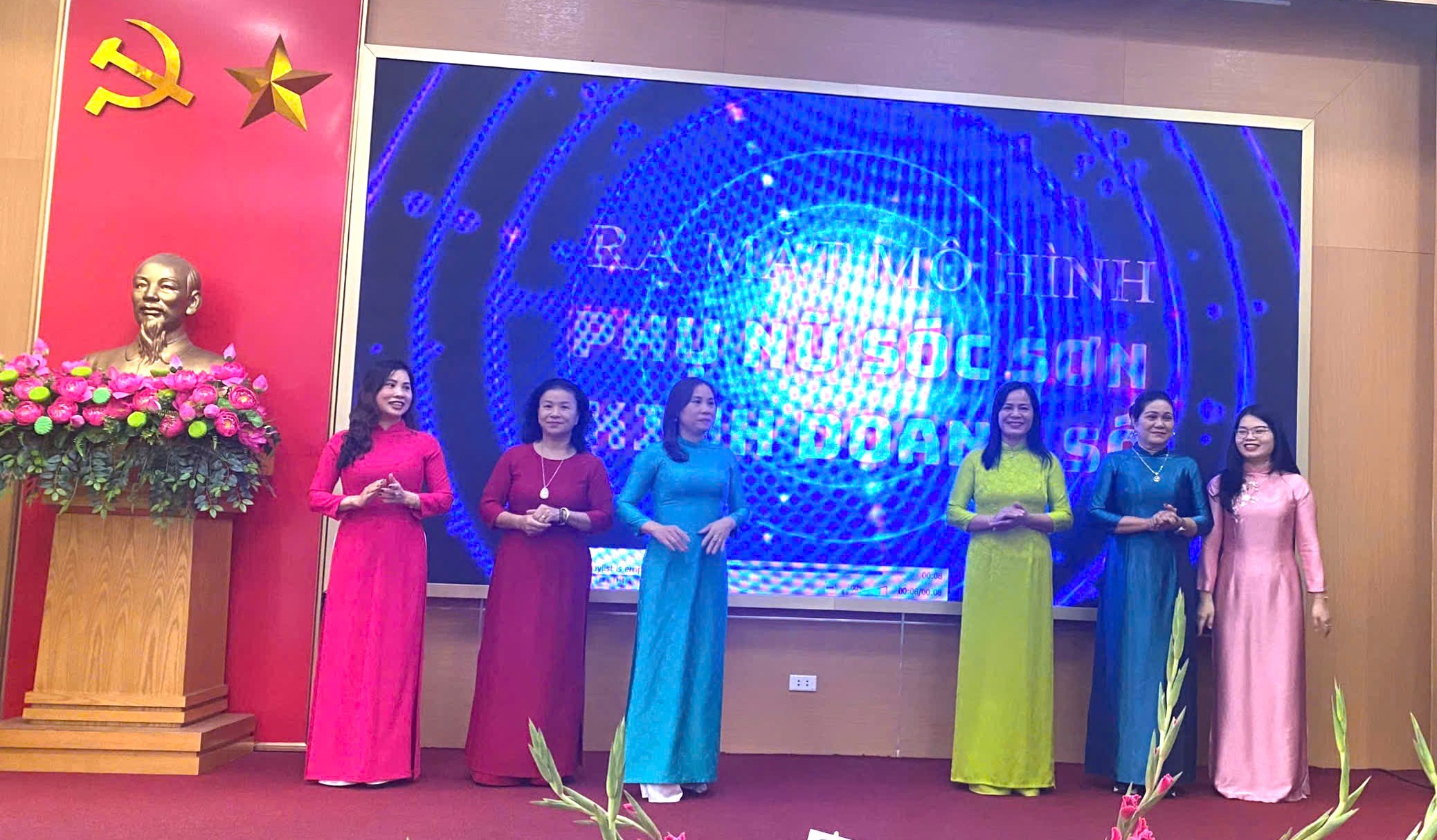 Ra mắt mô hình “Phụ nữ Sóc Sơn kinh doanh số” Ra mắt mô hình “Phụ nữ Sóc Sơn kinh doanh số”