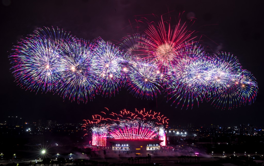 Chương trình chính thức dự kiến sẽ có 6 đợt bắn xuyên suốt, khép lại là màn trình diễn tầm cao 15 phút. Ảnh: Sun Group