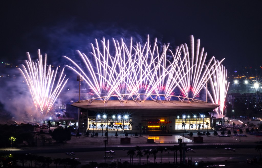 Những chủng loại pháo lần đầu tiên xuất hiện tại Việt Nam cùng hiệu ứng nghệ thuật lập trình riêng cho đại nhạc hội. Ảnh: Sun Group