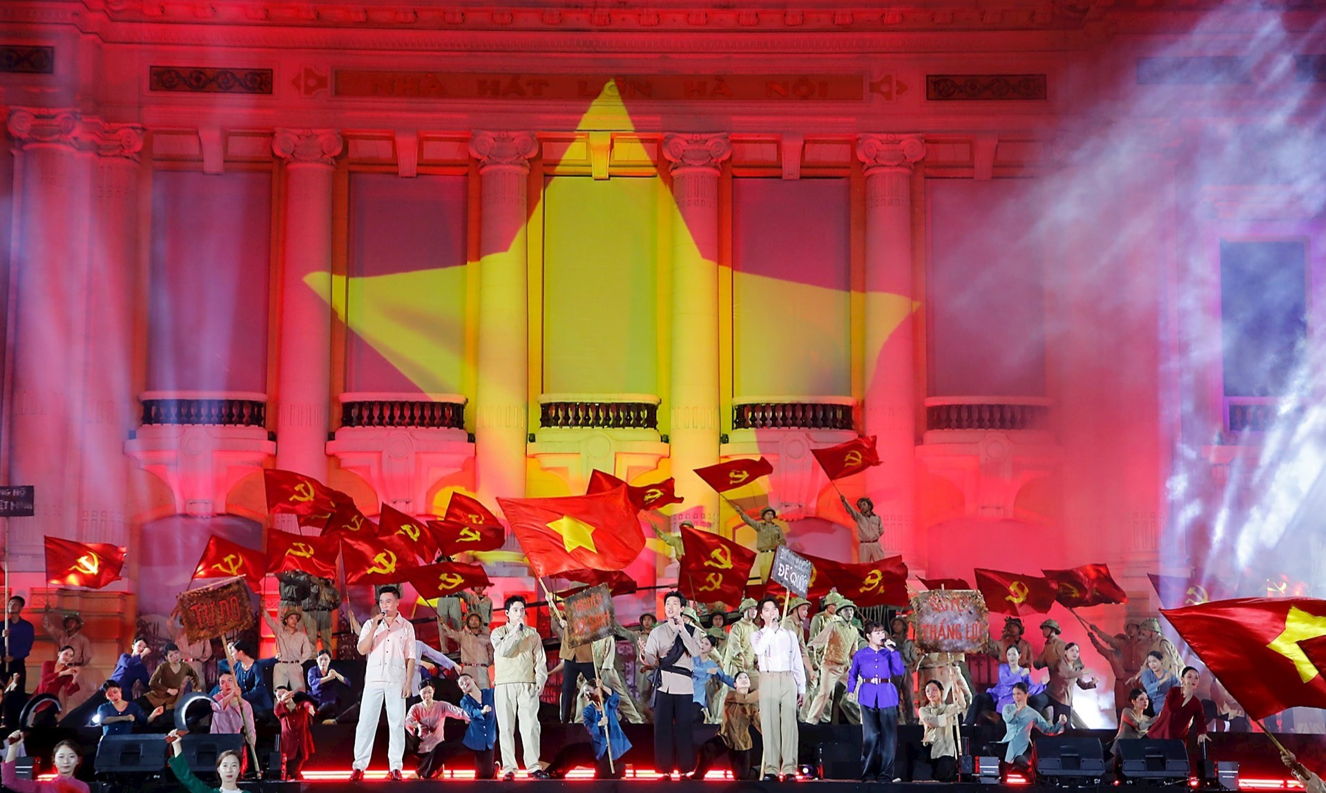 Các tiết mục khẳng định niềm tin vào cơ đồ rực rỡ của Tổ quốc, tinh thần đoàn kết dưới lá cờ vẻ vang của Đảng để thực hiện thành công Nghị quyết Đại hội XIV (Ảnh minh họa) Các tiết mục khẳng định niềm tin vào cơ đồ rực rỡ của Tổ quốc, tinh thần đoàn kết dưới lá cờ vẻ vang của Đảng để thực hiện thành công Nghị quyết Đại hội XIV (Ảnh minh họa)