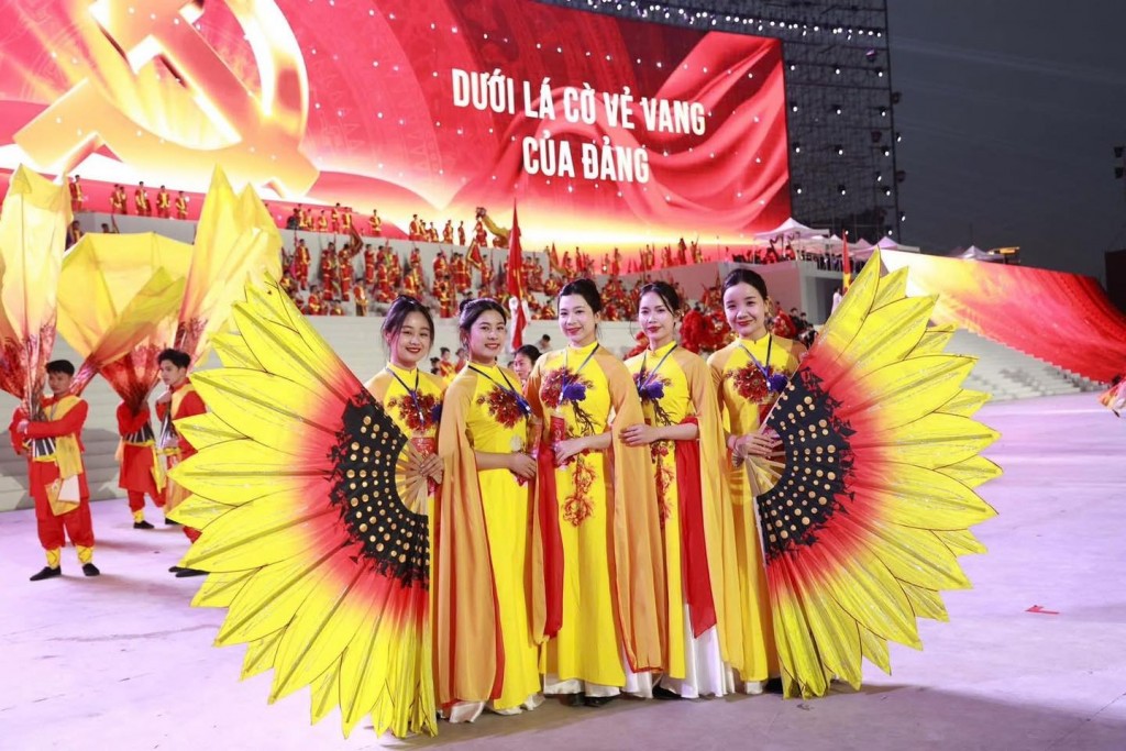 Chương trình nghệ thuật đặc biệt “Dưới lá cờ vẻ vang của Đảng”