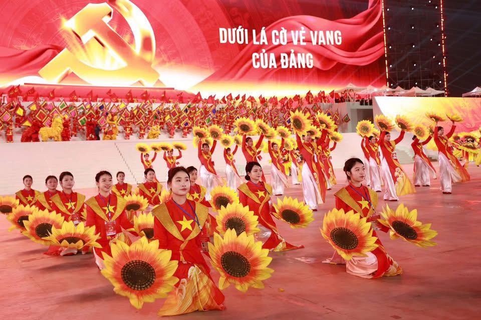 Khẳng định vai trò của văn hóa trong chiến lược phát triển đất nước Khẳng định vai trò của văn hóa trong chiến lược phát triển đất nước