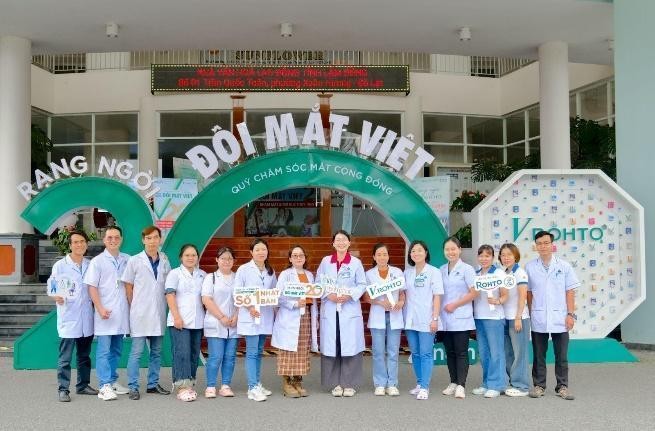 V.Rohto mang hàng trăm nghìn ca khám và mổ mắt miễn phí đến cộng đồng V.Rohto mang hàng trăm nghìn ca khám và mổ mắt miễn phí đến cộng đồng