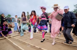 Khai xuân "Mở Cổng trời", tận hưởng trọn vẹn sắc xuân Tây Bắc trên đỉnh Fansipan dịp năm mới