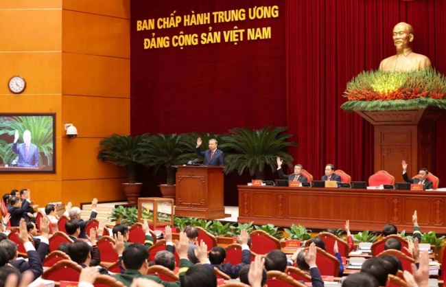 Công bố danh sách 19 Ủy viên Bộ Chính trị khoá XIV