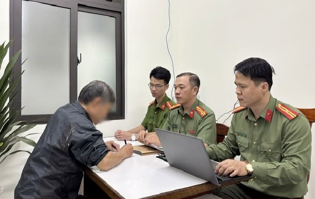 Đối tượng N.V.H tại cơ quan Công an