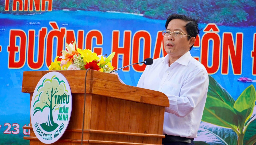 Khánh thành “Đường cờ Tổ quốc - Đường hoa Côn Đảo”