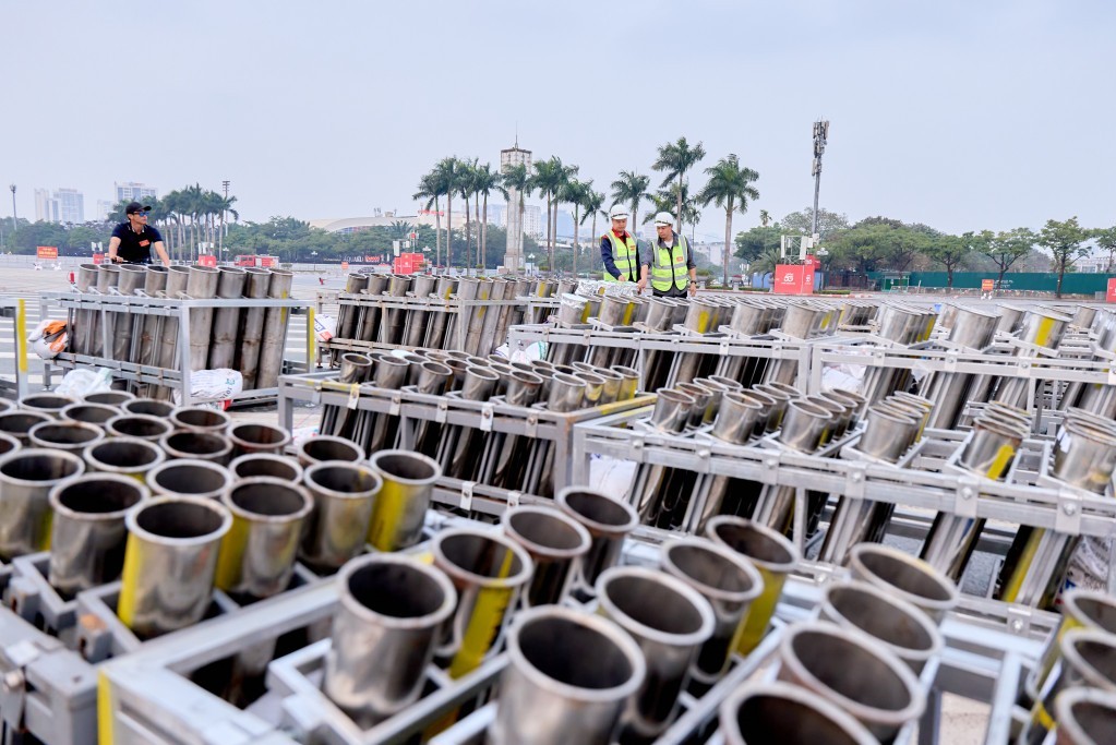 Trước giờ G: Người Hà Nội “đứng ngồi không yên” chờ concert pháo hoa quốc gia tại Mỹ Đình