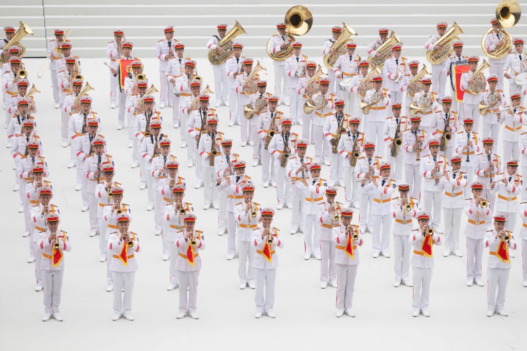 Trước giờ G: Người Hà Nội “đứng ngồi không yên” chờ concert pháo hoa quốc gia tại Mỹ Đình