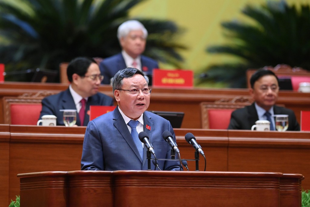 Thay mặt Đảng bộ TP Hà Nội tham luận tại Đại hội, Phó Bí thư Thường trực Thành uỷ Hà Nội Nguyễn Văn Phong đã trình bày tham luận với chủ đề “Đổi mới phương thức lãnh đạo của Đảng bộ Thủ đô Hà Nội đáp ứng yêu cầu phát triển trong kỷ nguyên mới, góp phần kiến tạo tương lai phát triển của đất nước”.