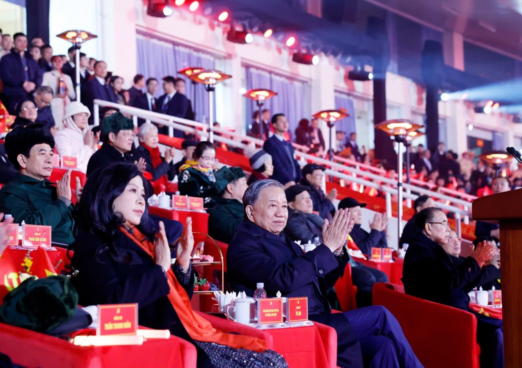 Tổng Bí thư Tô Lâm, các đồng chí lãnh đạo, nguyên lãnh đạo Đảng và Tổng Bí thư Tô Lâm, các đồng chí lãnh đạo, nguyên lãnh đạo Đảng và