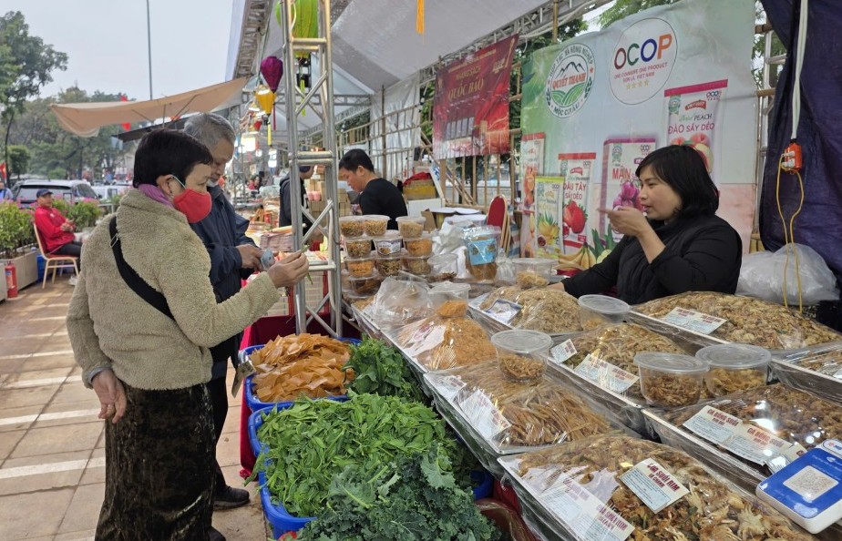 Những món quà rộn ràng chào mừng thành công Đại hội  Đảng