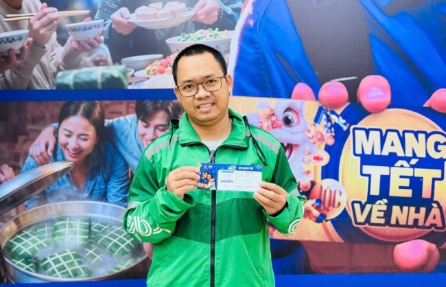 Xúc động khoảnh khắc nhận vé chương trình "Mang Tết về nhà"