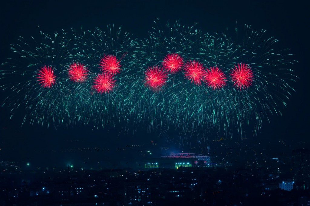 Phú Quốc, Đà Nẵng, Sun Group mang cả bầu trời pháo hoa đỉnh cao ra Thủ đô