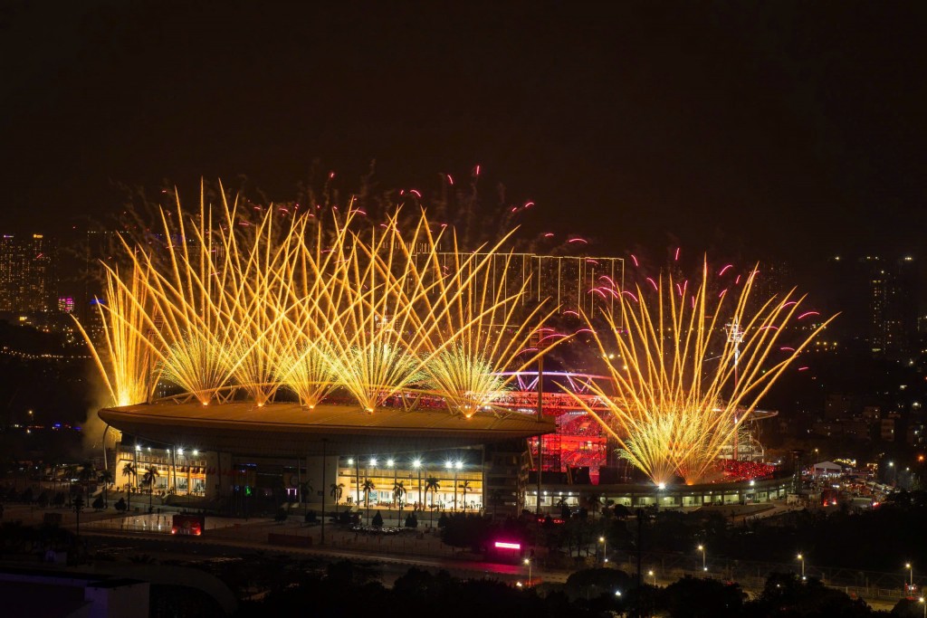 Phú Quốc, Đà Nẵng, Sun Group mang cả bầu trời pháo hoa đỉnh cao ra Thủ đô