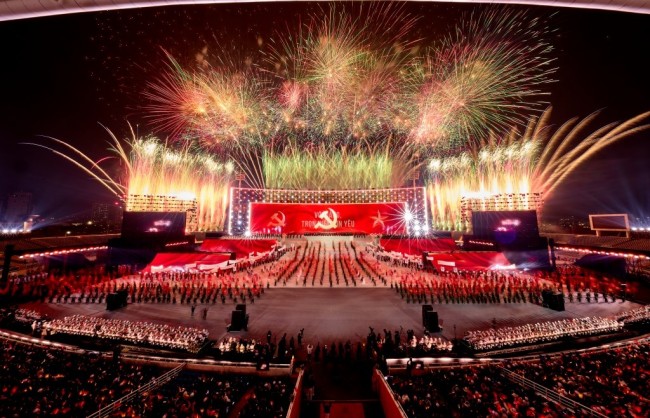 Phú Quốc, Đà Nẵng, Sun Group mang cả bầu trời pháo hoa đỉnh cao ra Thủ đô