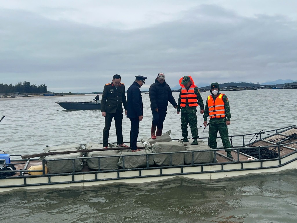 Biên phòng Trà Cổ thu giữ 800kg nầm lợn đông lạnh không nguồn gốc