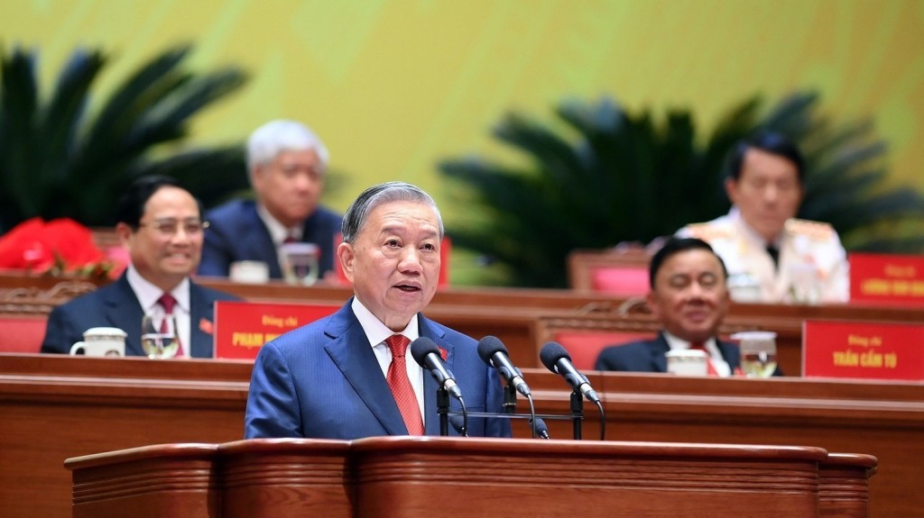 Đồng chí Tô Lâm, Tổng Bí thư Ban Chấp hành Trung ương Đảng Cộng sản Việt Nam khóa XIV đọc Diễn văn bế mạc Đại hội đại biểu toàn quốc lần thứ XIV của Đảng. Đồng chí Tô Lâm, Tổng Bí thư Ban Chấp hành Trung ương Đảng Cộng sản Việt Nam khóa XIV đọc Diễn văn bế mạc Đại hội đại biểu toàn quốc lần thứ XIV của Đảng.