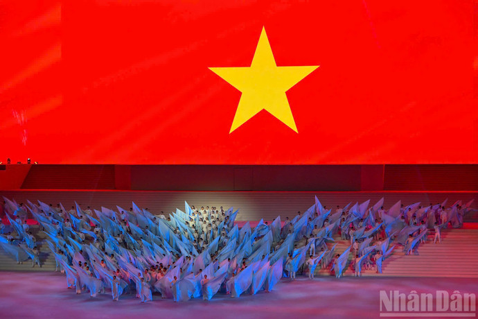 Tổng Bí thư Tô Lâm dự chương trình nghệ thuật đặc biệt Dưới lá cờ vẻ vang của Đảng” Tổng Bí thư Tô Lâm dự chương trình nghệ thuật đặc biệt Dưới lá cờ vẻ vang của Đảng”
